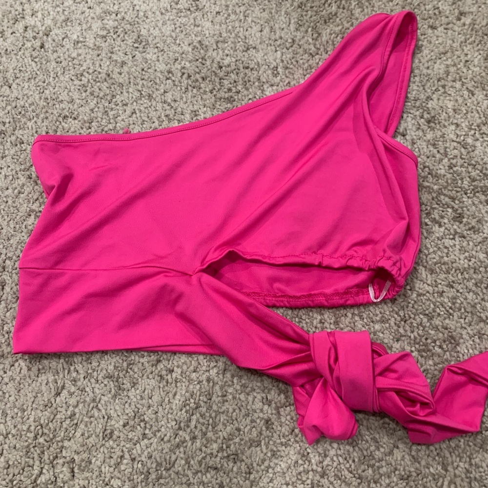 One Shoulder Crop